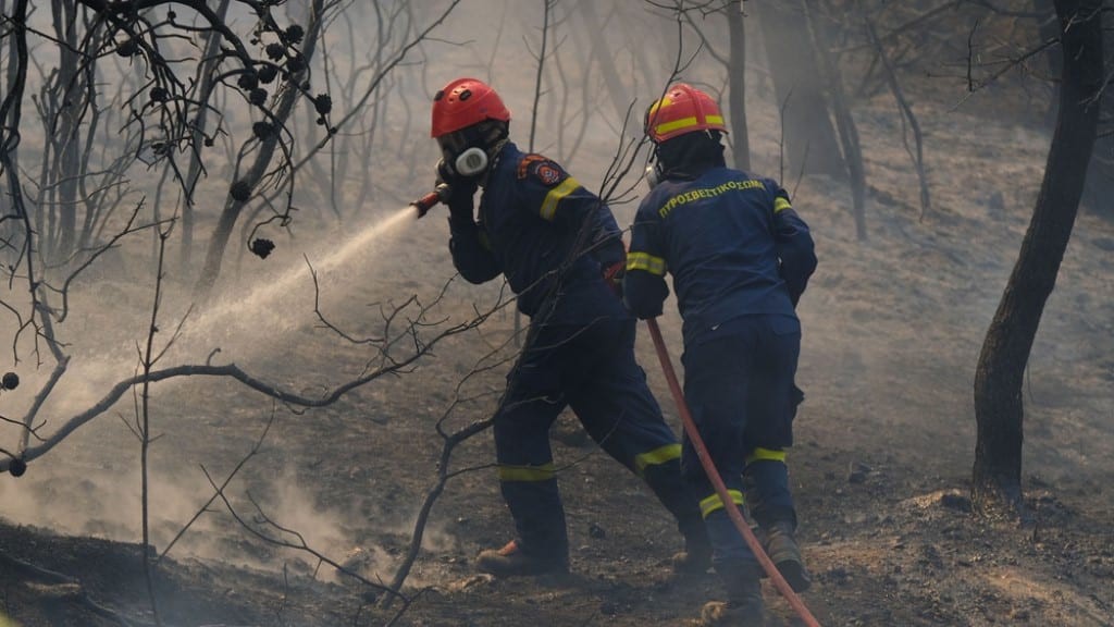 Greece-wildfires-firefighters