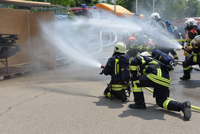 feuerloeschuebung-515781640